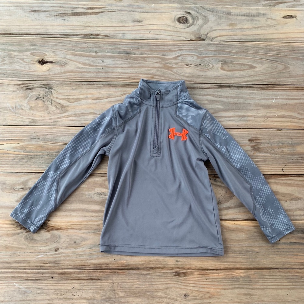 Under Armour boys pull over